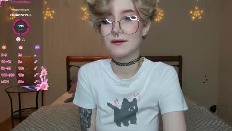 Angel Dust online show from 11/06/25, 01:06