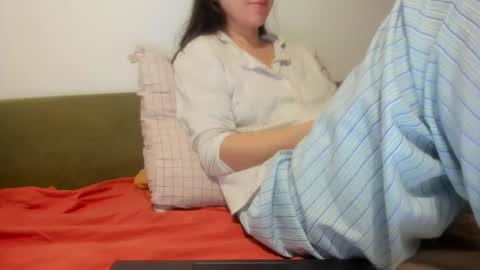 angel_lee__ online show from 04/19/26, 07:40