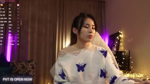 Luisa online show from 12/18/25, 01:44