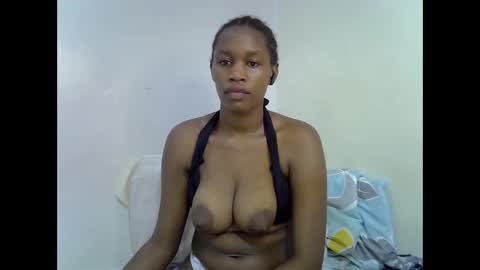 angel_mia5 online show from 11/19/25, 10:54