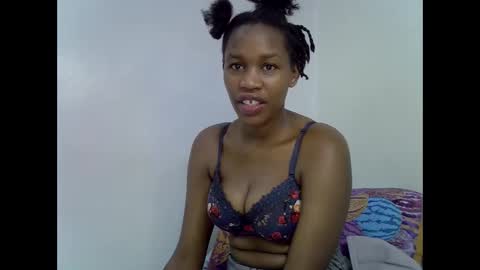 angel_mia5 online show from 11/25/25, 06:35