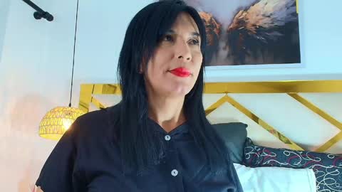 Snapshot of angel_perverted1 chatting on 06/01/26, 11:23 Nicolle online show from 06/01/26, 11:23