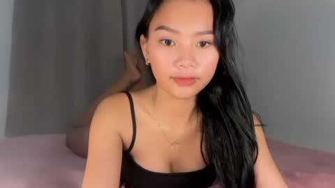 Snapshot of angel_petite07 chatting on 05/29/26, 01:47 angel_petite07 online show from 05/29/26, 01:47