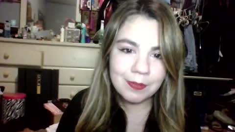 Snapshot of angel_raexx chatting on 11/09/25, 05:39 Angel online show from 11/09/25, 05:39