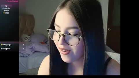 Snapshot of angel_sweet_v chatting on 03/16/26, 01:33 Sweet Angel online show from 03/16/26, 01:33