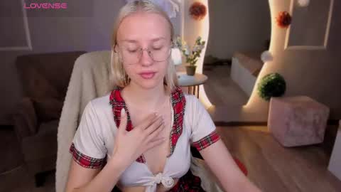 Snapshot of angel_tessa chatting on 07/06/26, 02:14 Angelica online show from 07/06/26, 02:14