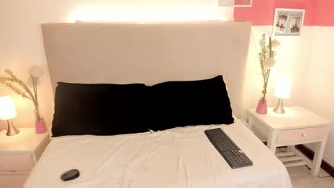 angel_velvet_ online show from 09/20/25, 01:01