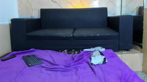 angel_villareal_ online show from 02/03/26, 06:22