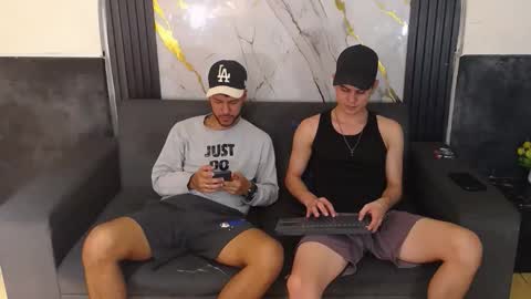 angel_villareal_ online show from 02/28/26, 04:35