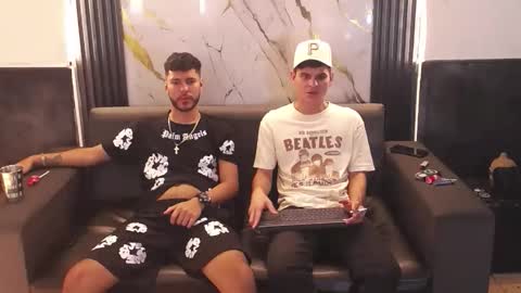 angel_villareal_ online show from 03/16/26, 05:44