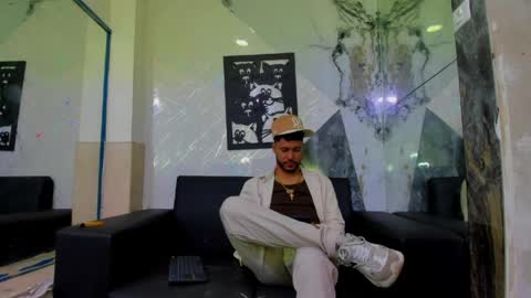 angel_villareal_ online show from 03/28/26, 12:27