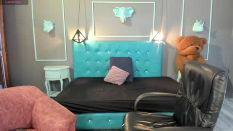Snapshot of angel_white25 chatting on 04/07/26, 11:21 Angel online show from 04/07/26, 11:21