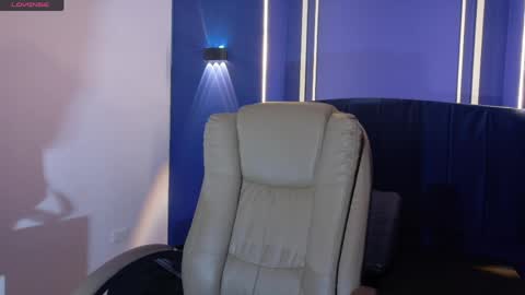 Snapshot of angel_white25 chatting on 04/30/26, 11:49 Angel online show from 04/30/26, 11:49