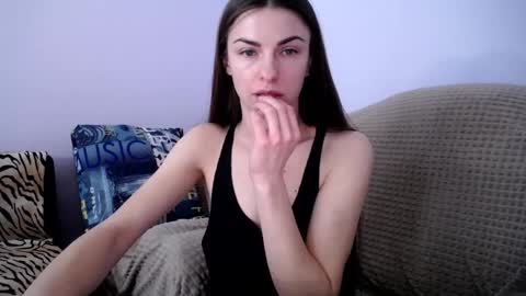 Snapshot of angel_zoe77 chatting on 02/06/25, 12:05 Zoe online show from 02/06/25, 12:05