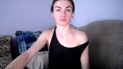 Snapshot of angel_zoe77 chatting on 03/03/25, 12:05 Zoe online show from 03/03/25, 12:05