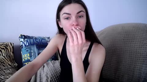 Snapshot of angel_zoe77 chatting on 03/07/25, 09:18 Zoe online show from 03/07/25, 09:18