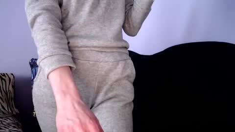 Snapshot of angel_zoe77 chatting on 01/15/26, 09:47 Zoe online show from 01/15/26, 09:47