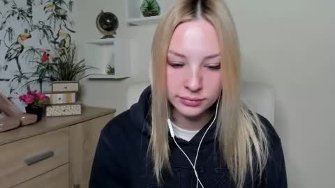 Angela online show from 03/07/26, 07:38