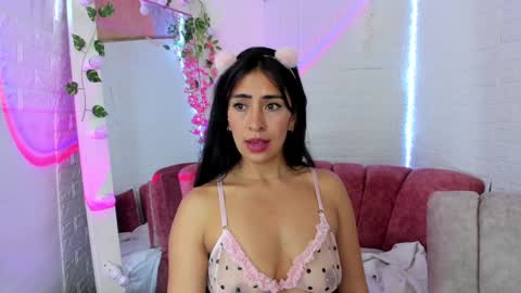 Snapshot of angela_black_hair chatting on 12/13/24, 06:10 Angela black hair online show from 12/13/24, 06:10