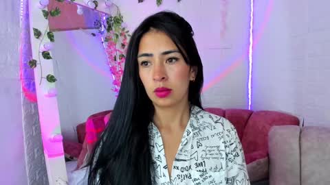 Snapshot of angela_black_hair chatting on 12/14/24, 10:45 Angela black hair online show from 12/14/24, 10:45