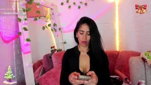 Snapshot of angela_black_hair chatting on 12/28/24, 03:04 Angela black hair online show from 12/28/24, 03:04