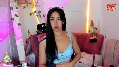 Snapshot of angela_black_hair chatting on 12/30/24, 11:59 Angela black hair online show from 12/30/24, 11:59