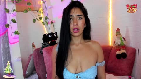 Snapshot of angela_black_hair chatting on 12/30/24, 03:02 Angela black hair online show from 12/30/24, 03:02