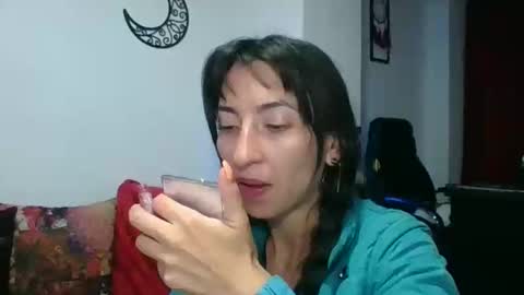 Snapshot of angela_mis chatting on 02/07/25, 04:06 Angela online show from 02/07/25, 04:06