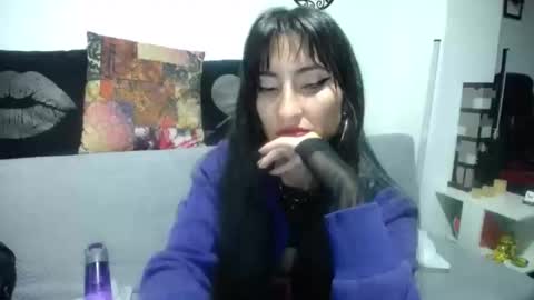 Snapshot of angela_mis chatting on 03/06/25, 05:03 Angela online show from 03/06/25, 05:03