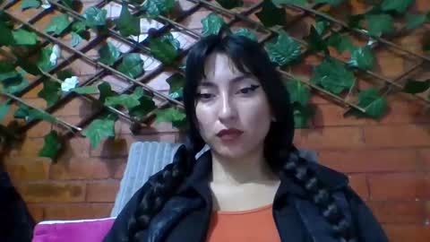 Snapshot of angela_mis chatting on 10/20/25, 01:50 Angela online show from 10/20/25, 01:50