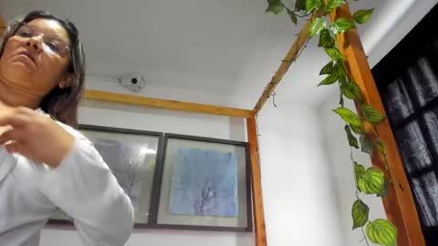 angela_ss online show from 11/06/25, 04:30