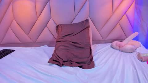 ANGELA online show from 02/21/25, 04:59