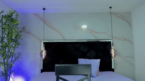 ANGELA online show from 09/18/25, 12:18