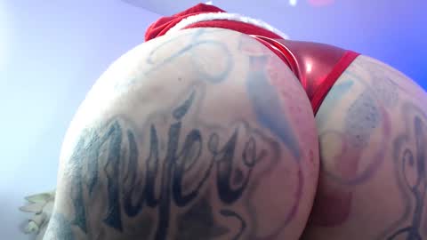 Snapshot of angelacianuro_2 chatting on 12/21/24, 01:47 Angela Cianuro online show from 12/21/24, 01:47