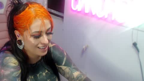 Snapshot of angelacianuro_2 chatting on 12/25/24, 09:13 Angela Cianuro online show from 12/25/24, 09:13