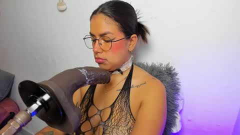 Angela Ricci online show from 05/13/26, 04:15