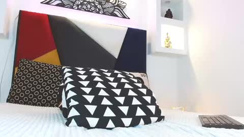 Snapshot of angelbacker chatting on 01/18/25, 06:03 Angel online show from 01/18/25, 06:03