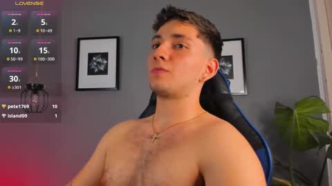 angelbell19 online show from 12/19/24, 04:13