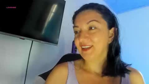 Snapshot of angelblue972344 chatting on 06/08/26, 02:39 angel online show from 06/08/26, 02:39