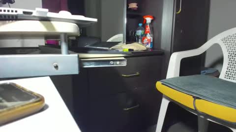 Snapshot of angelchezcka chatting on 06/06/26, 12:21 cheche online show from 06/06/26, 12:21