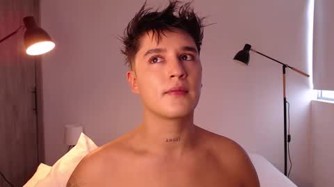 Snapshot of angelcossio chatting on 10/26/25, 07:42 Angel online show from 10/26/25, 07:42