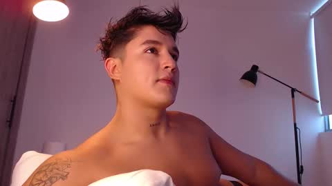 Snapshot of angelcossio chatting on 10/29/25, 08:43 Angel online show from 10/29/25, 08:43