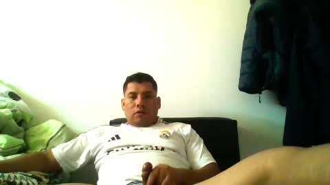 Snapshot of angeldavid90 chatting on 05/16/26, 05:23 angeldavid90 online show from 05/16/26, 05:23