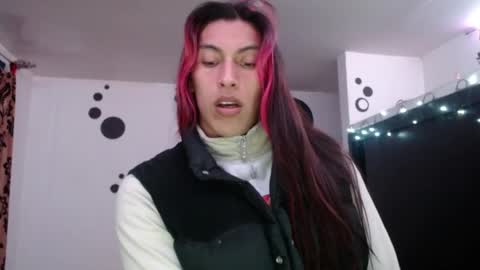 Snapshot of angele_johnson chatting on 02/05/25, 02:08 angele online show from 02/05/25, 02:08