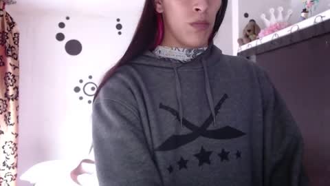 Snapshot of angele_johnson chatting on 03/07/25, 11:27 angele online show from 03/07/25, 11:27