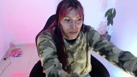 Snapshot of angele_johnson chatting on 10/03/25, 09:23 angele online show from 10/03/25, 09:23