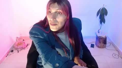 angele online show from 11/18/25, 05:01