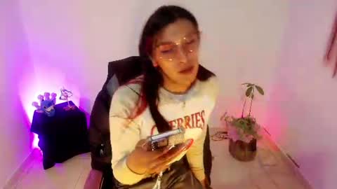 Snapshot of angele_johnson chatting on 06/24/26, 06:18 angele online show from 06/24/26, 06:18