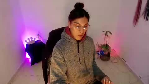 Snapshot of angele_johnson chatting on 07/02/26, 06:14 angele online show from 07/02/26, 06:14