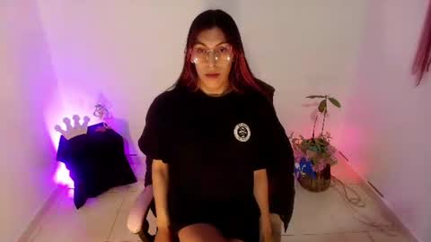 Snapshot of angele_johnson chatting on 07/13/26, 06:11 angele online show from 07/13/26, 06:11